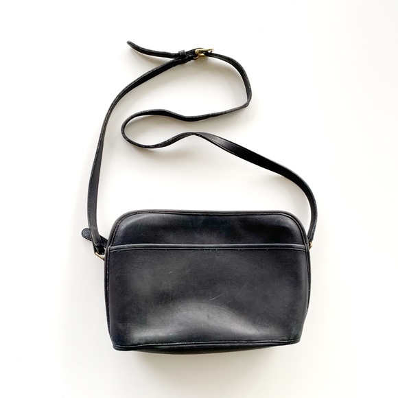 Coach Handbags - Vintage Navy Blue Leather Coach Crossbody